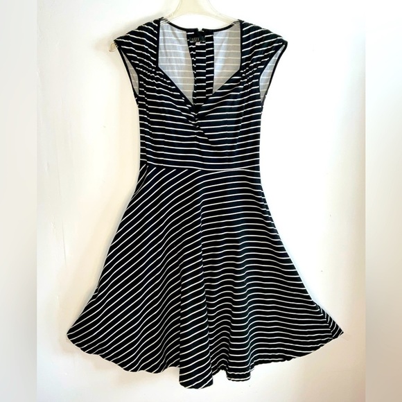Vexy Dress Vintage Black & White Stripes Retro Pin-up Style Midi Size Medium M - Picture 2 of 11